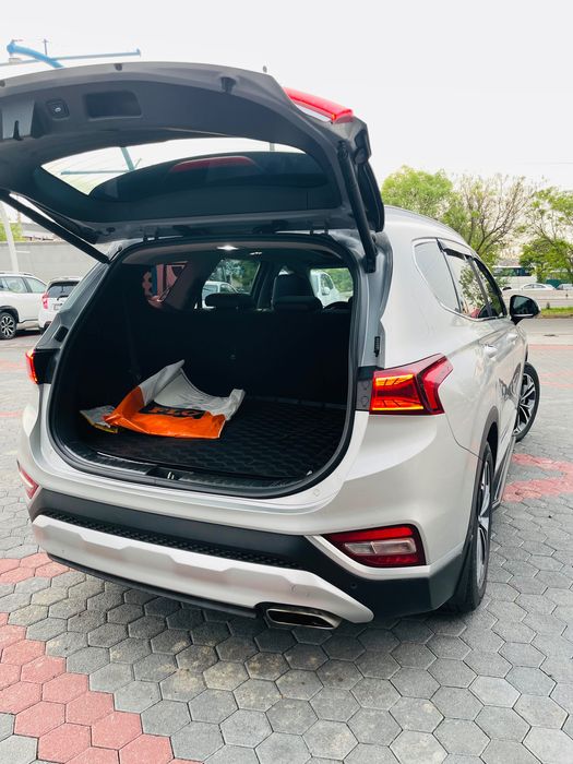 Hyundai Santa Fee 2.5L full pozitsya avtomobil sotiladi !