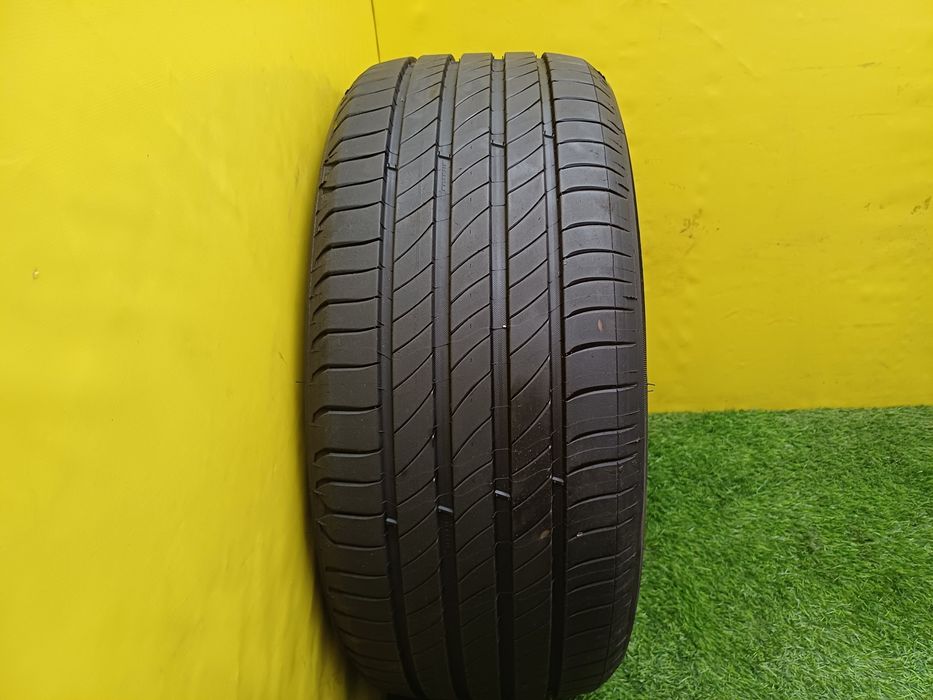 Шина 225/55 R16 Michelin.