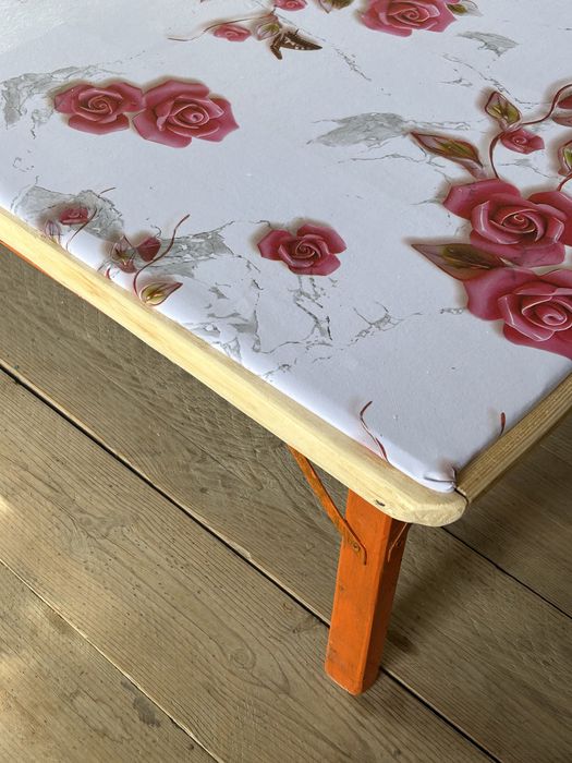 Продам стол чайный