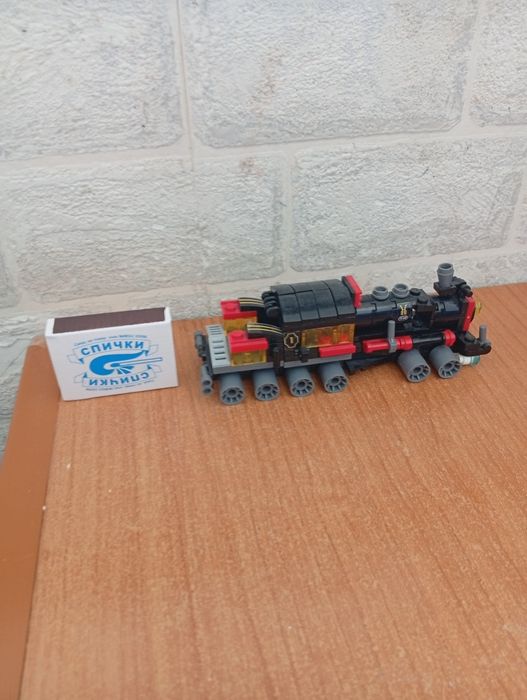 Конструктор "Лего" паровоз