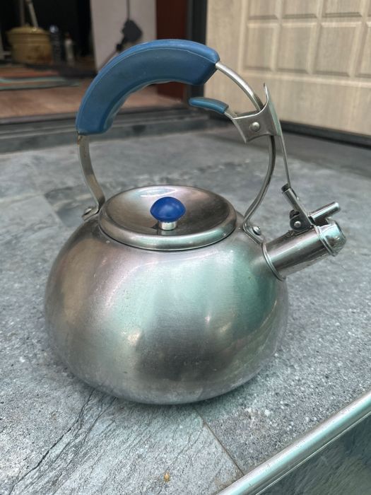 Высококлассный чайник со свистком