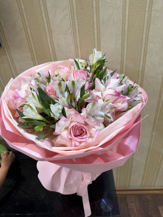 Свежие цветы розы букет