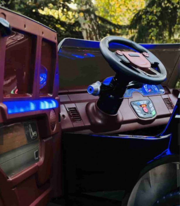 Детский двухместный электромобиль