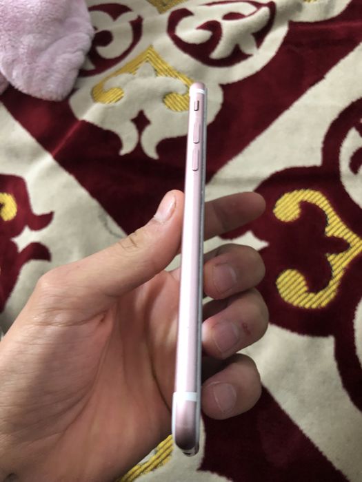 Продам iphone 7