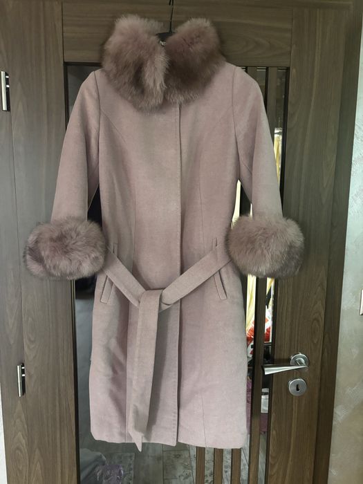 Розово кашмирено палто с естествен пух