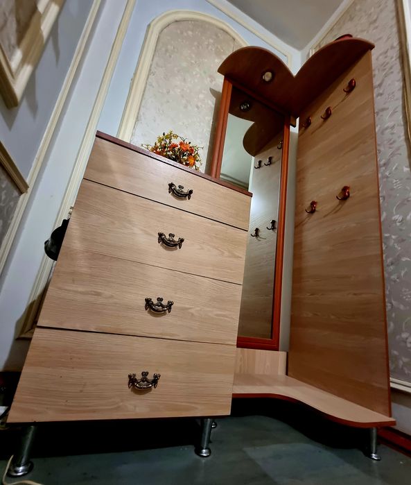 Срочно Продаётся Мебель прихожей