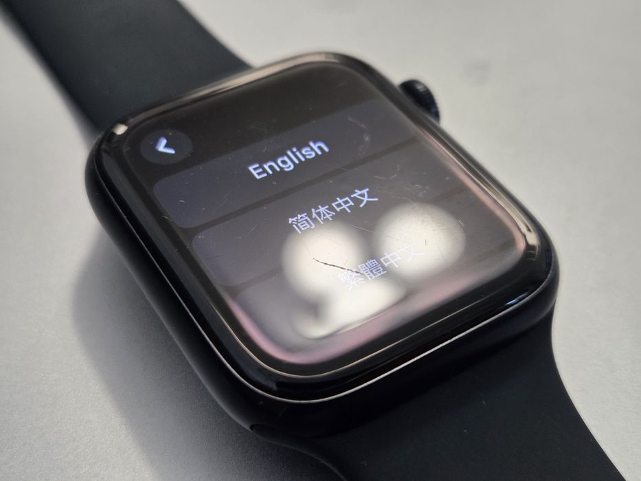 Apple Watch SE 44mm – 93% sanatate baterie - Black – încărcător + curea – resetat