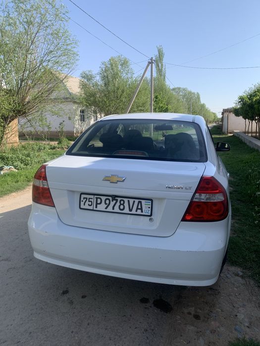 Нексия 3 сотилади.