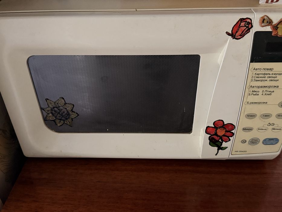 Микроволновка Hansa