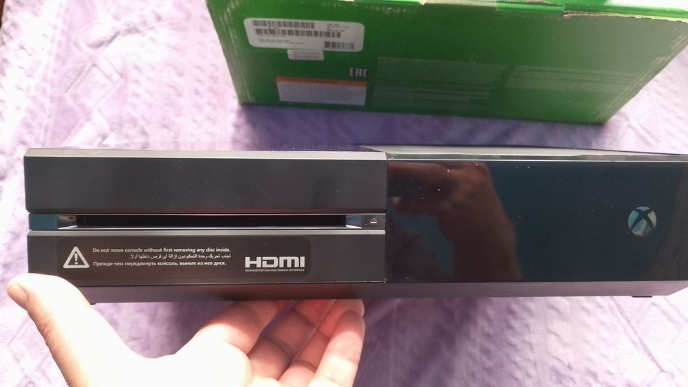 Продам приставку x box one