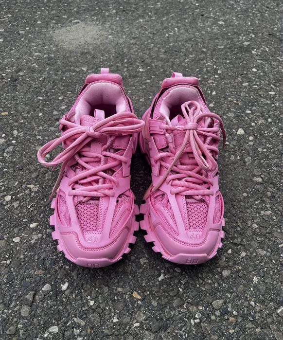 balenciaga track