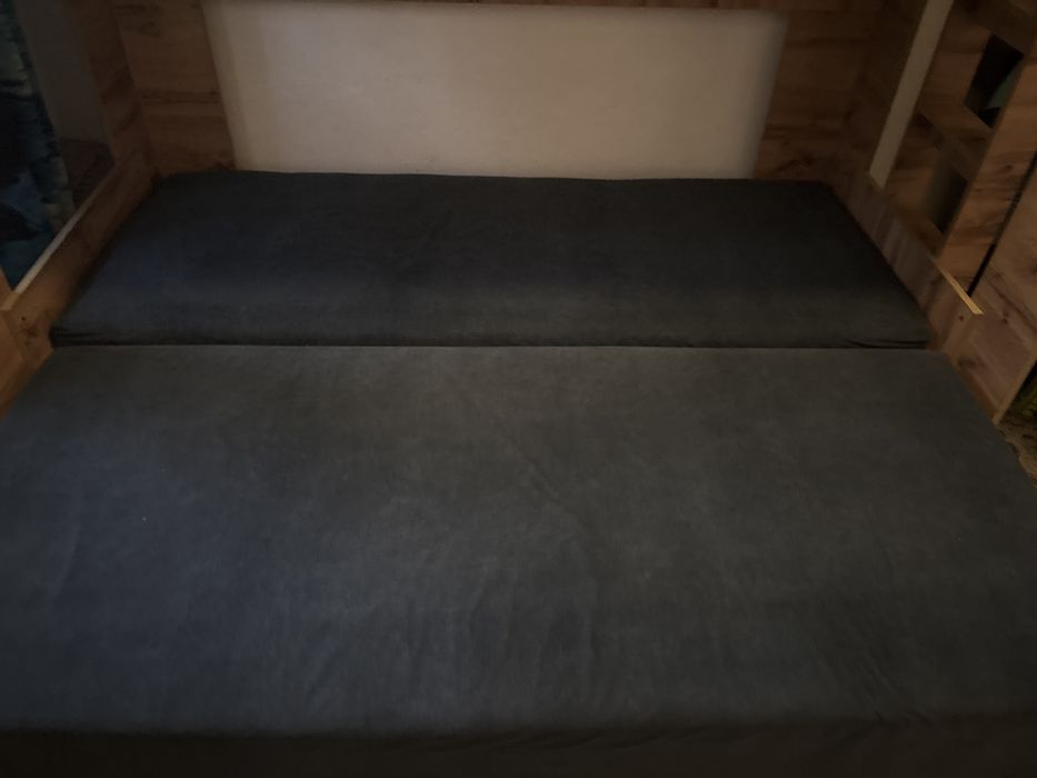 Двухэтажная кровать