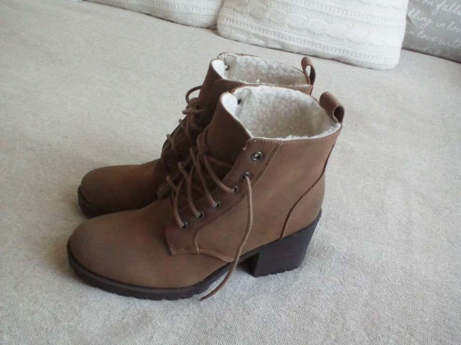 Ghete/ cizme captusite de iarna H&M 40