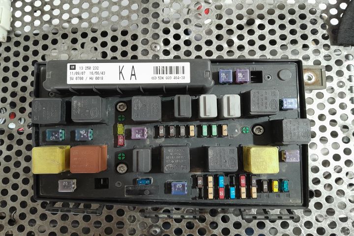 Panou sigurante bord 13250232 Opel Zafira B