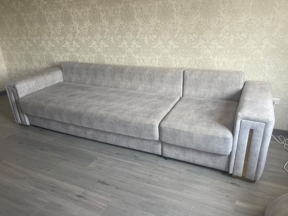 Продам диван 3 метровй