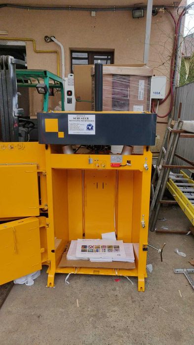 Prese de balotat deseuri din carton,folie,textile