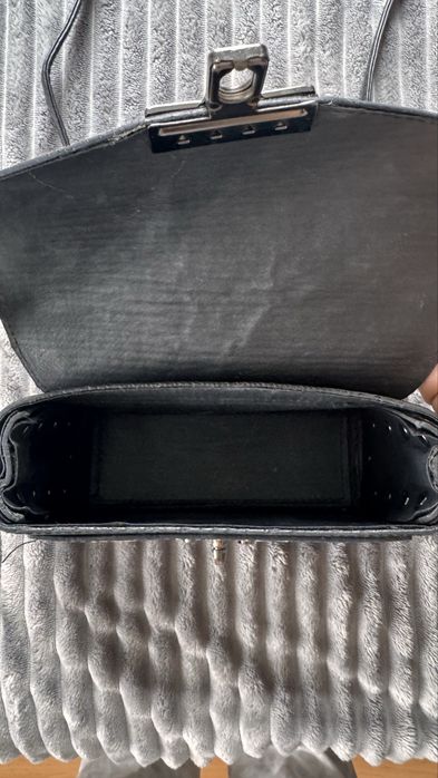 Чанта с дълга дръжка и два джоба