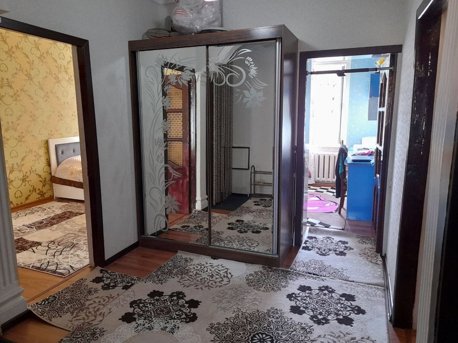 Uy sotiladi, kvartira 4 xona