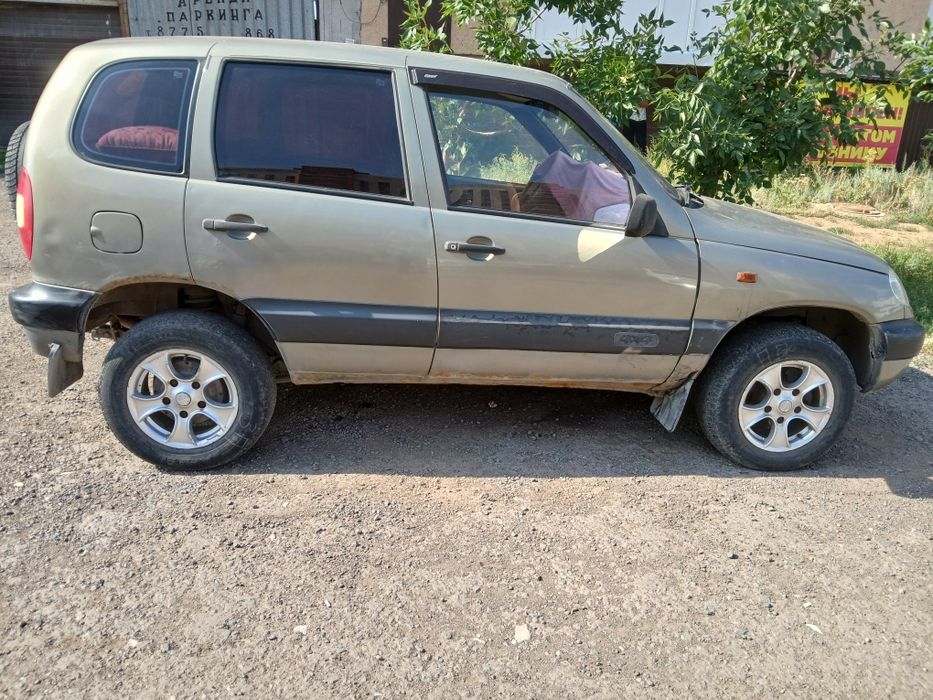 Продаю автомашину Нива Шевроле