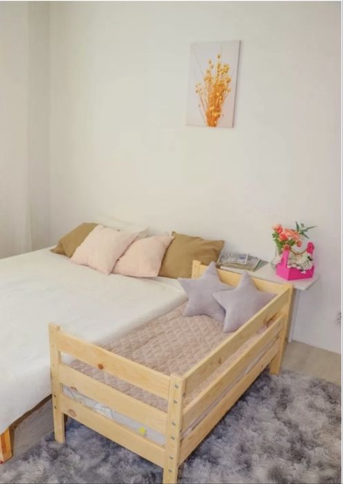 Приставная кроватка