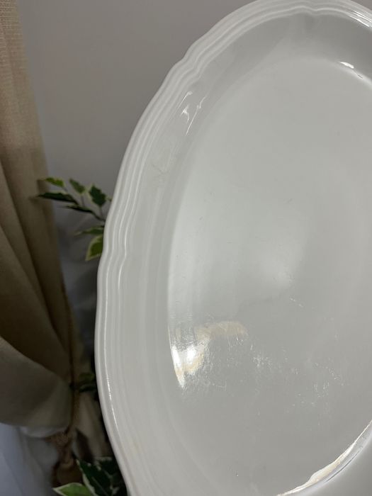 Platou oval alb cu model