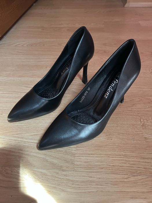 Обувки на ток.