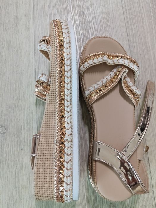 Продам Сандали летние