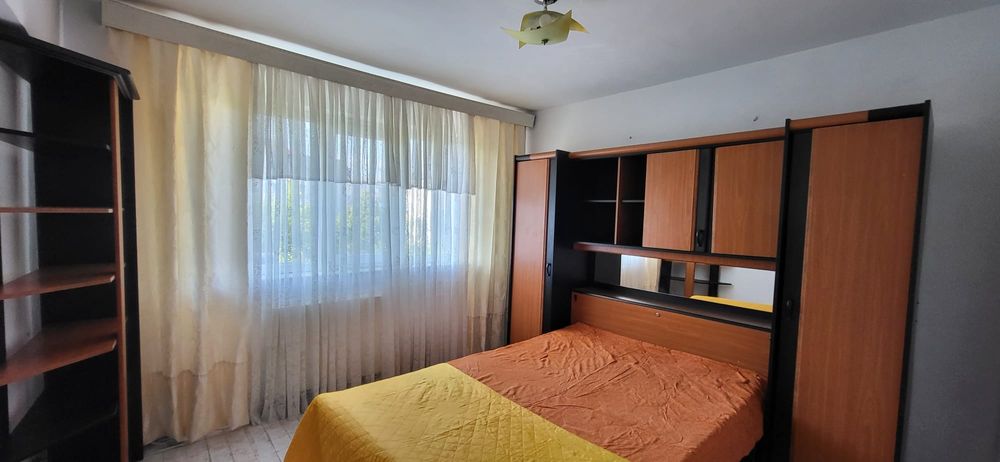 Inchiriez apartament