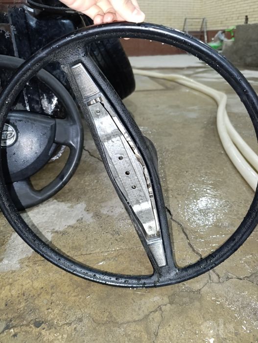 2 ta rul va mashina narsalari sotiladi tel qilib suraysizlar aniq narx