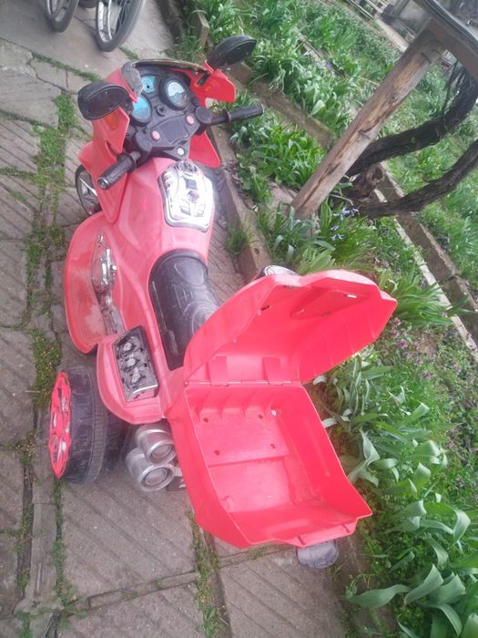 Детска електрическа триколка.
Цената е съобразена със състоянието.