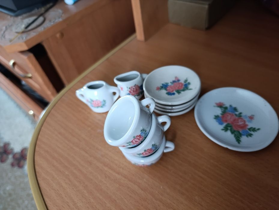 Набор фарфоровой посуды для чаепития кукол
