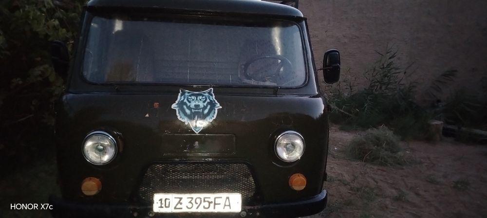 Uaz avtomobili sotiladi
