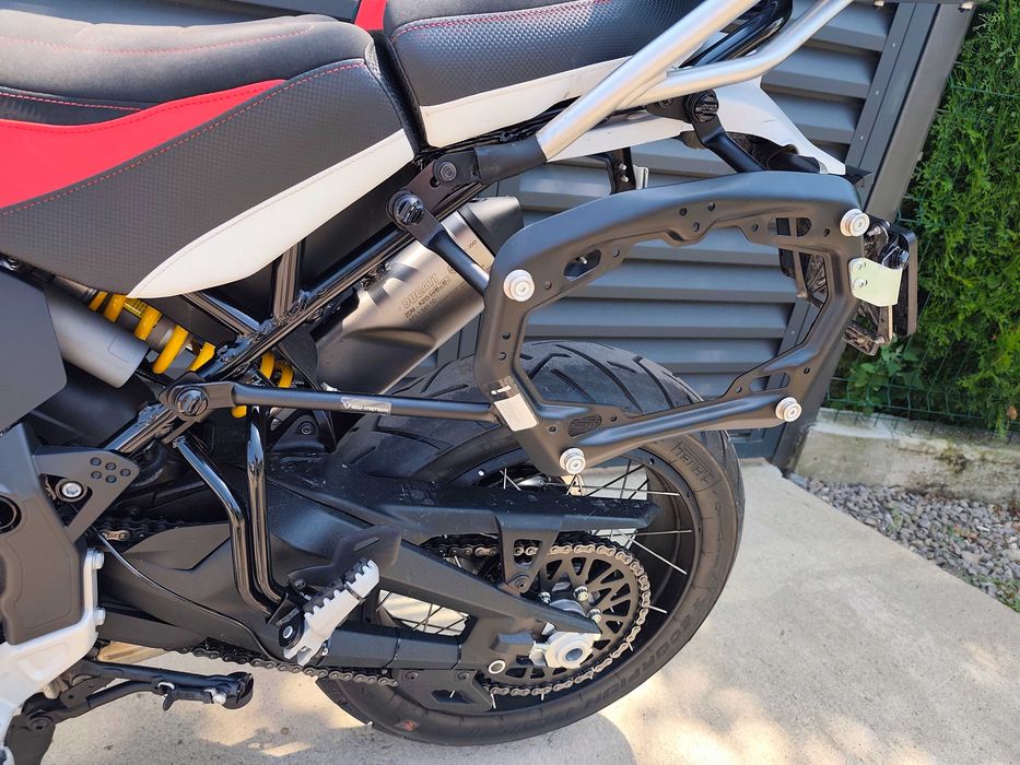 Ducati Desert X 2025