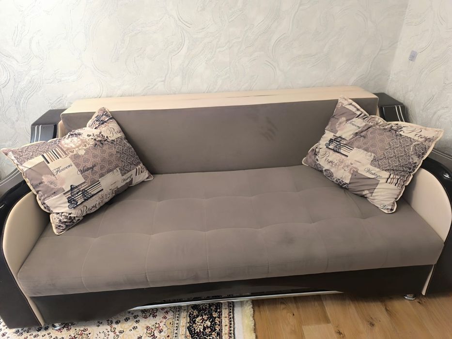 Двухспальный диван
