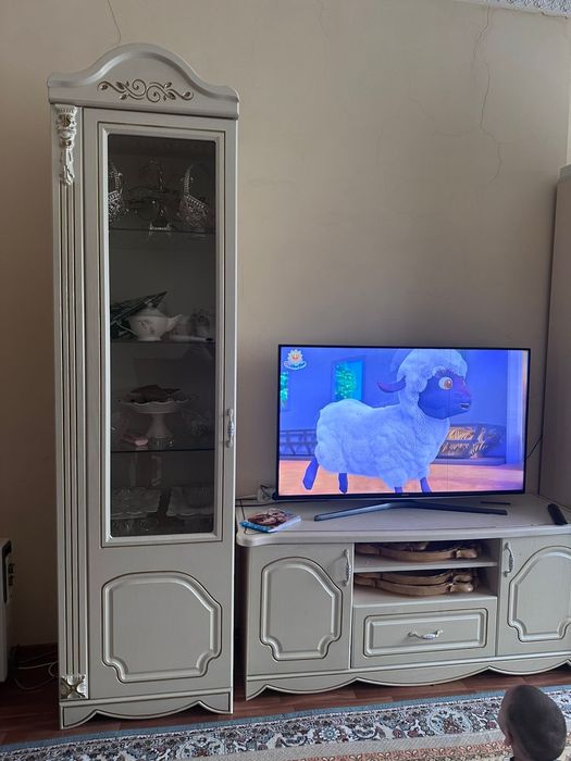 Срочно продам горка в гостиную