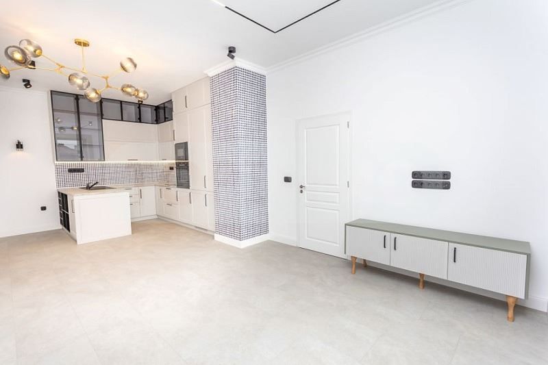 Продава се Къща в Каварна - 234 кв.м за 1411 €/кв.м - Снимка #10