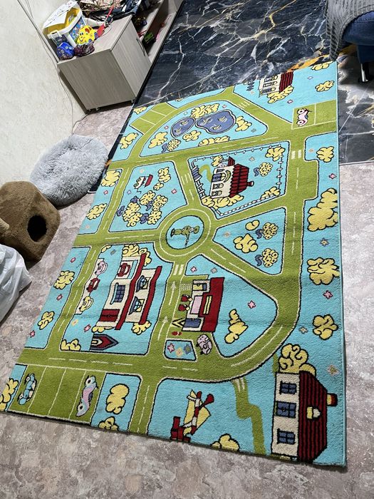 Ковер яркий в детскую комнату