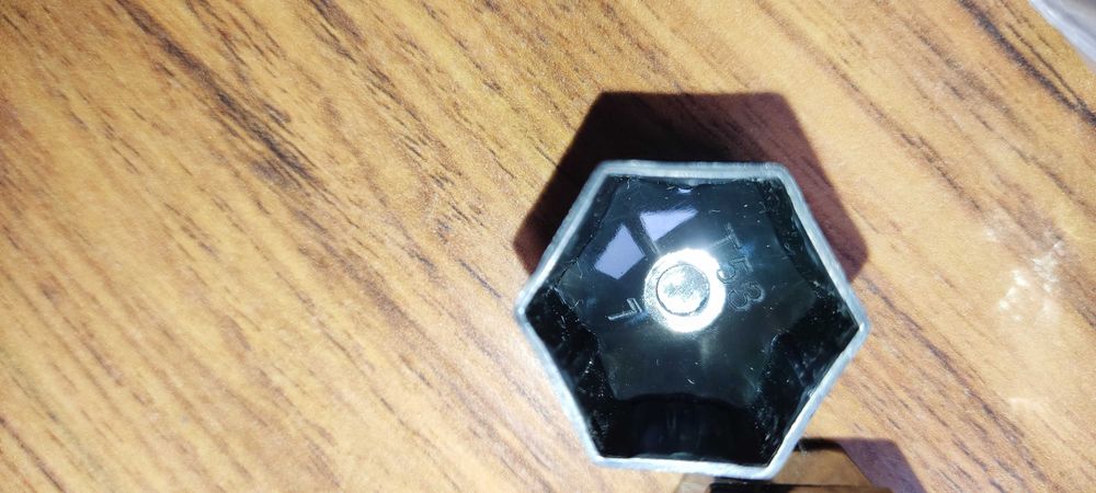 Капачки за болтове/гайки на джанта  - 5 €