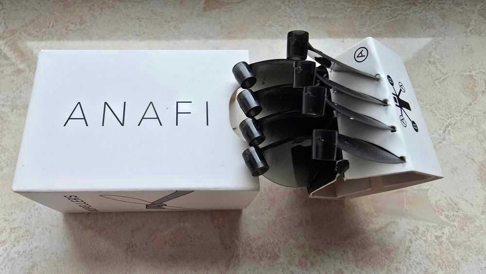 Drona Parrot Anafi - Set 8 elice + Telecomanda Parrot Skycontroller 3