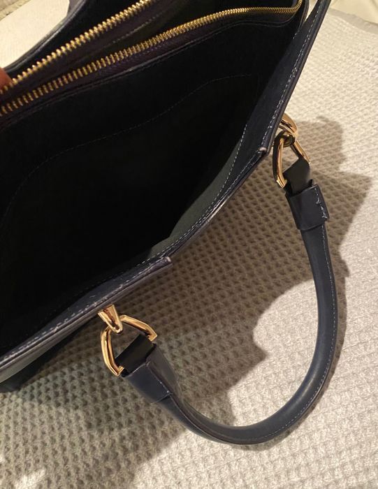 Елегантна чанта от естествена кожа на Версаче