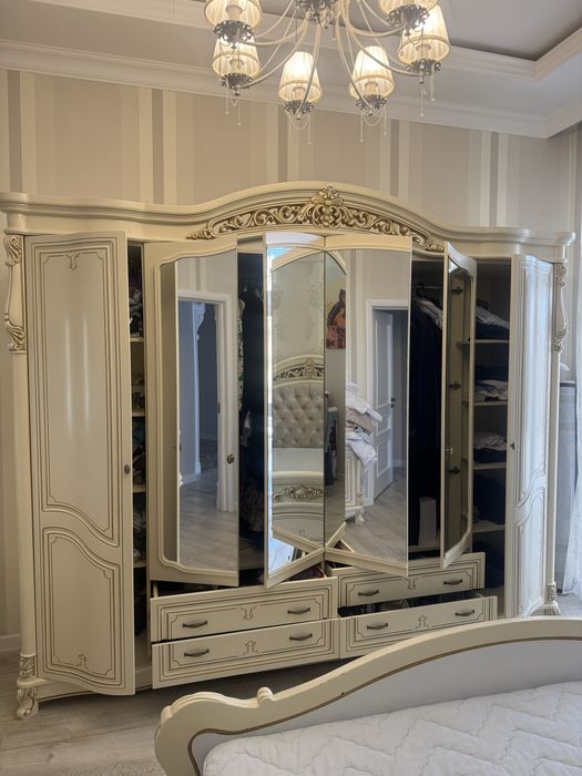 Продам спальный гарнитур