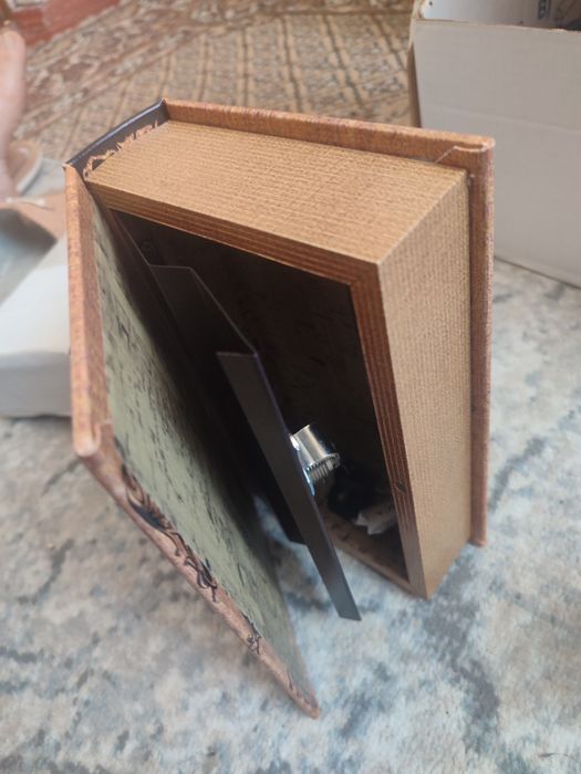 Сейф-книжка продается