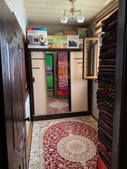 Uy sotiladi uchtepa\taqachida 2xona 3qilingan