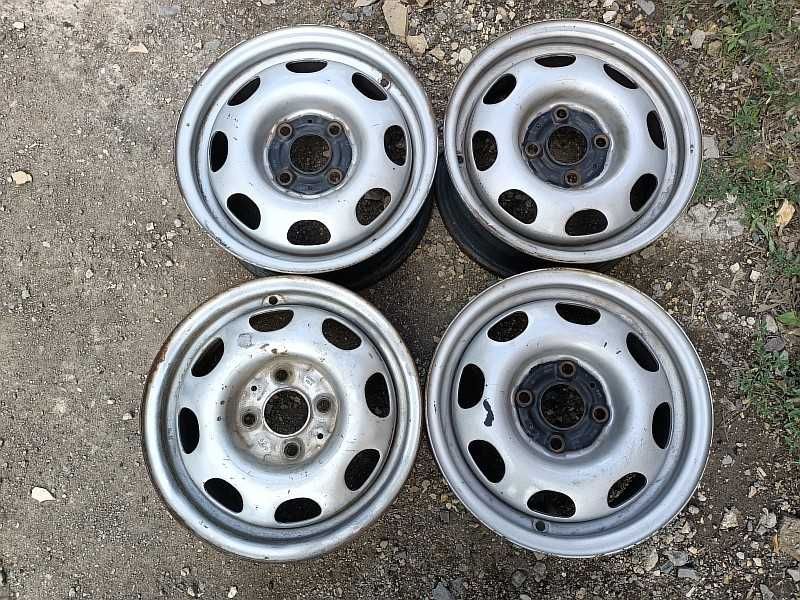 Продам оригинальные металлические диски на Volkswagen Golf