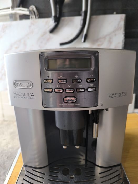 Кафе машина Delonghi