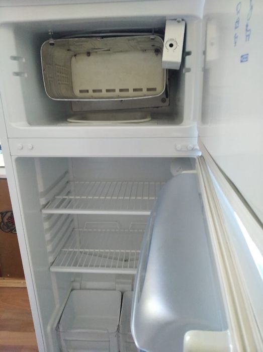 Холодильник Indesit