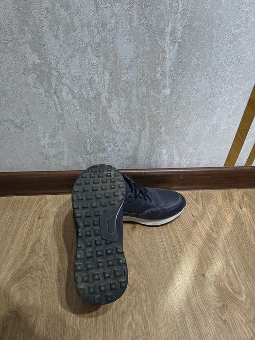 Кросовки кожаные в отличном состоянии 41 размер