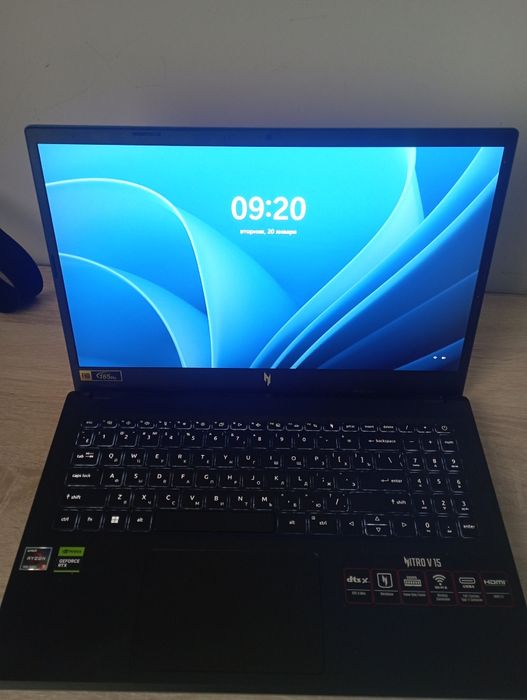 Acer nitro v15 с мышью и ковриком
