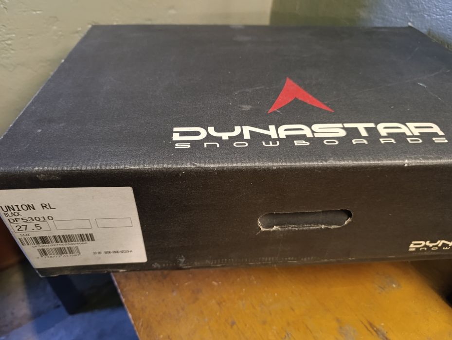Продам сноуборд в отличном состоянии Dynastar