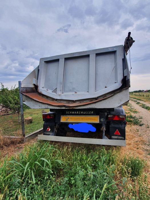 Semiremorca de vânzare